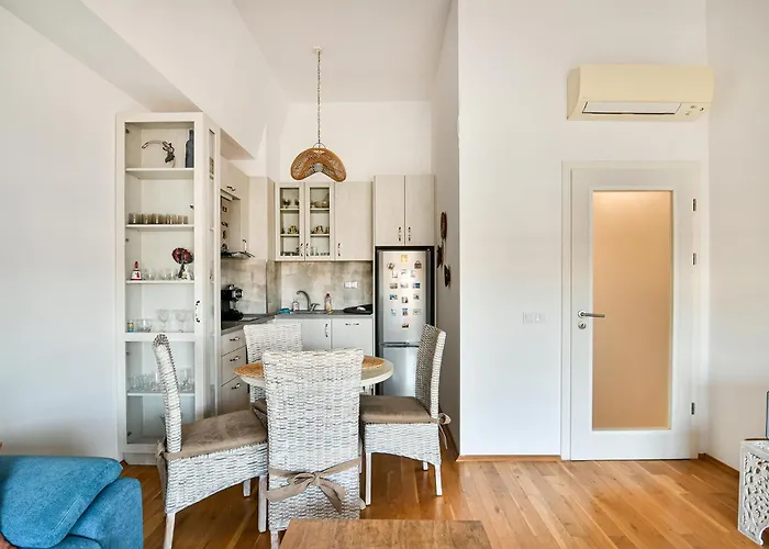 Carpe 1br Pool & Parking *