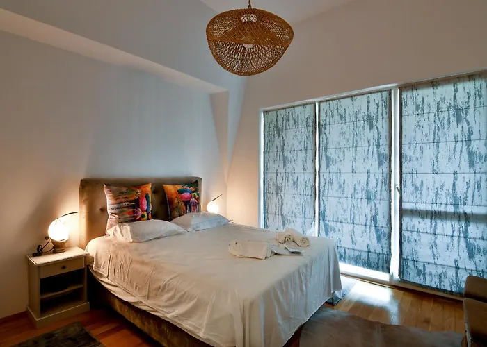 Carpe 1br Pool & Parking 圣君士坦丁和海伦那
