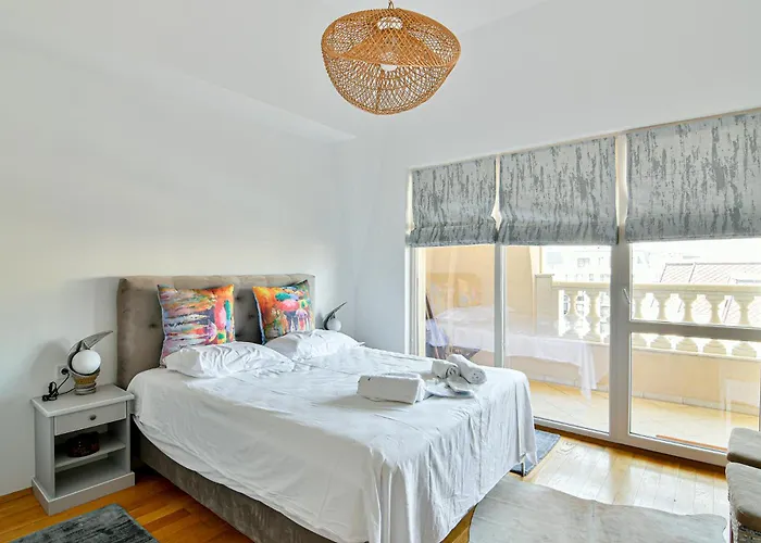 Carpe 1br Pool & Parking