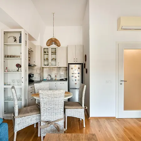 Carpe 1br Pool & Parking *