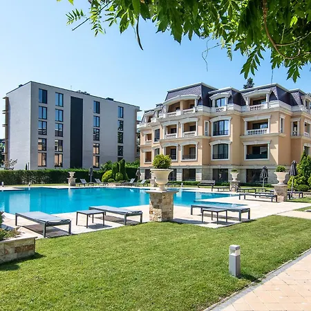 Carpe 1br Pool & Parking * Saints Constantine and Helena