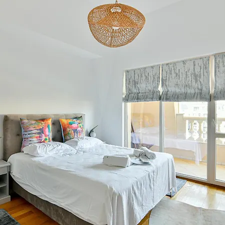 Carpe 1br Pool & Parking