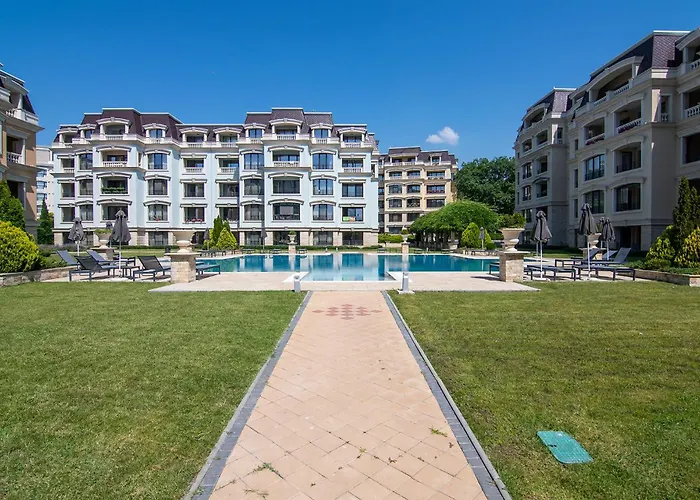 Carpe 1br Pool & Parking Apartment