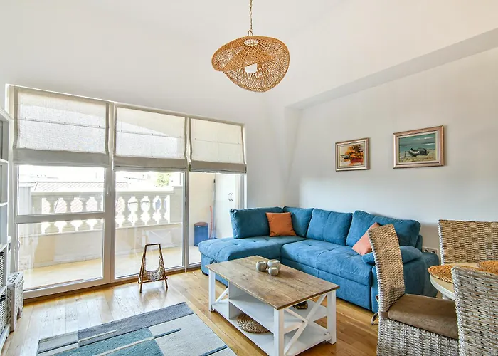 Carpe 1br Pool & Parking Apartment Saints Constantine and Helena
